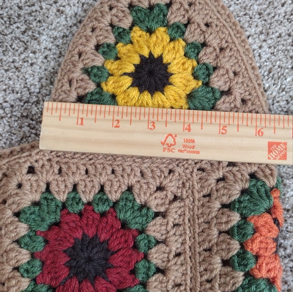 Handmade crochet halter top. - Picture 6 of 7